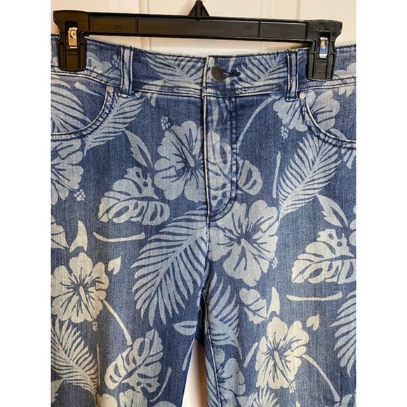 Chico's Fabulously Slimming Chico's sz 0.5 US 6 Hawailan Print Crop Jeans - Picture 4 of 5